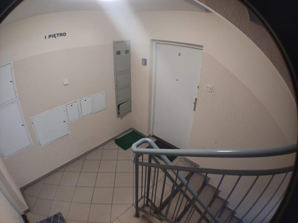 3030 Jana Spychalskiego 32 - Tanie Pokoje W Apartamencie - Samodzielne Zameldowanie - Self Check In Poznan Exterior foto