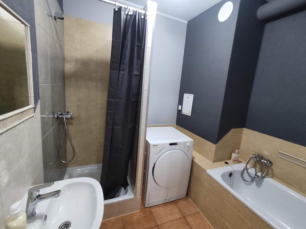 3030 Jana Spychalskiego 32 - Tanie Pokoje W Apartamencie - Samodzielne Zameldowanie - Self Check In Poznan Exterior foto