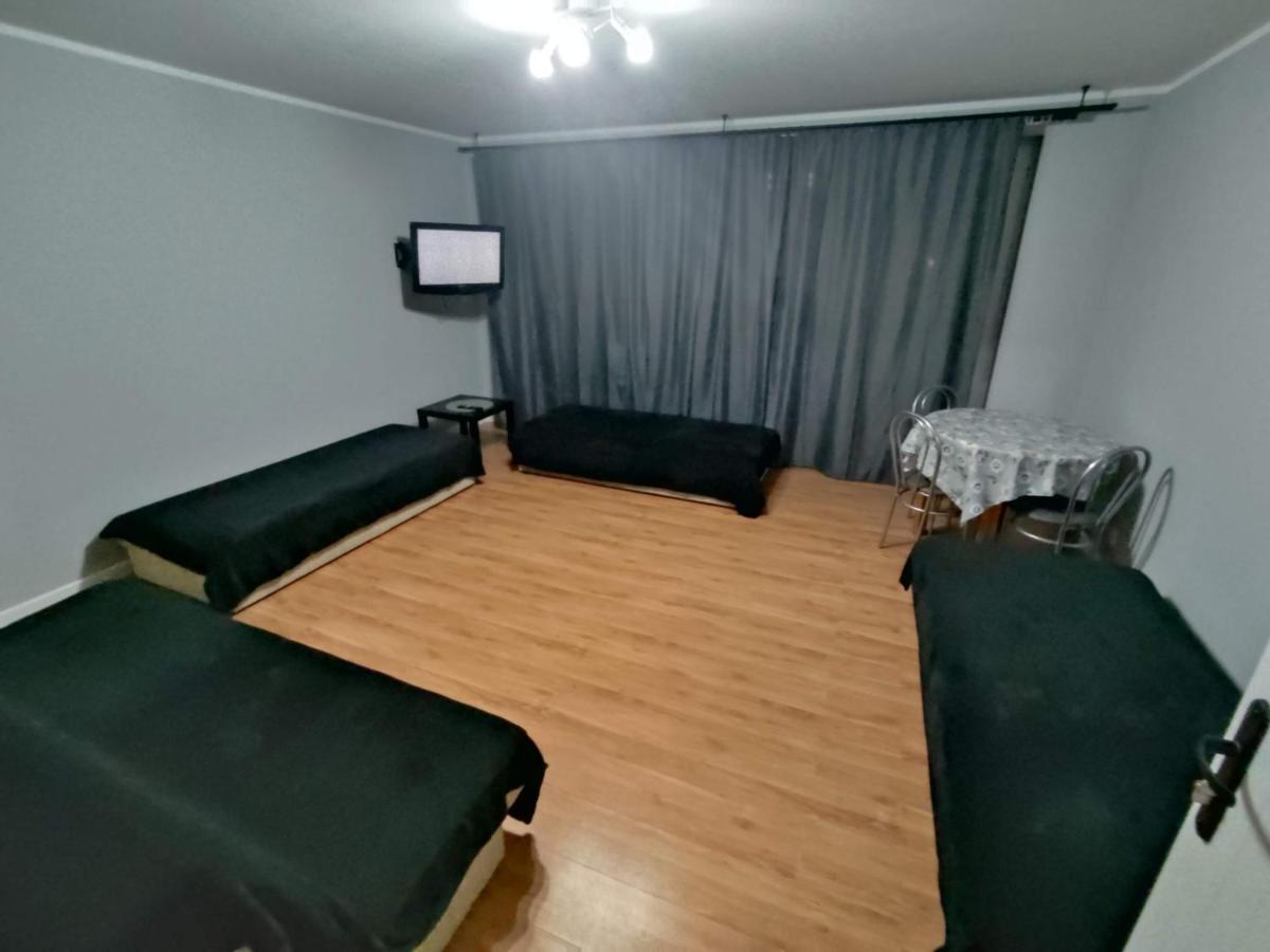 3030 Jana Spychalskiego 32 - Tanie Pokoje W Apartamencie - Samodzielne Zameldowanie - Self Check In Poznan Exterior foto