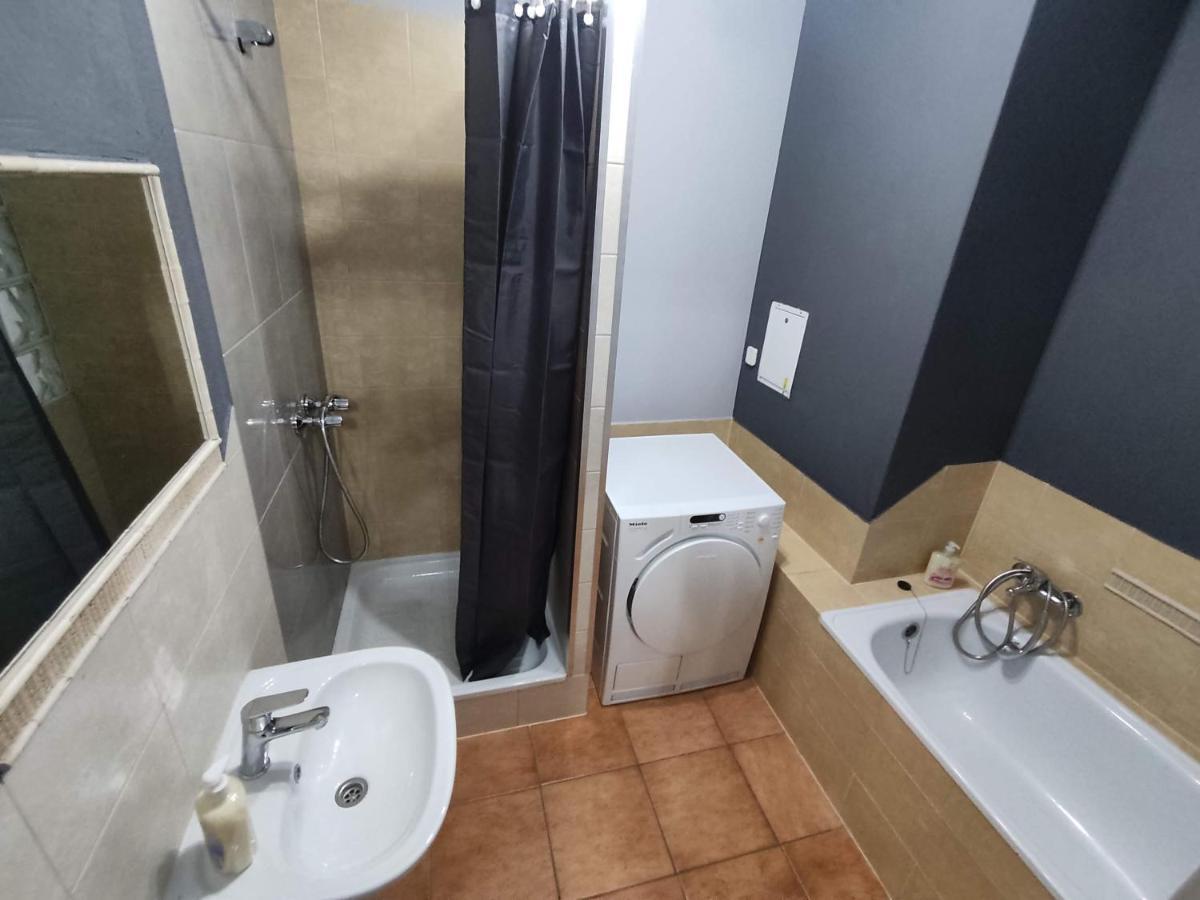 3030 Jana Spychalskiego 32 - Tanie Pokoje W Apartamencie - Samodzielne Zameldowanie - Self Check In Poznan Exterior foto