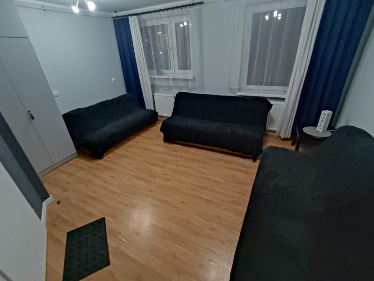 3030 Jana Spychalskiego 32 - Tanie Pokoje W Apartamencie - Samodzielne Zameldowanie - Self Check In Poznan Exterior foto