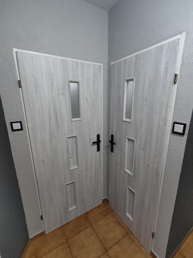 3030 Jana Spychalskiego 32 - Tanie Pokoje W Apartamencie - Samodzielne Zameldowanie - Self Check In Poznan Exterior foto